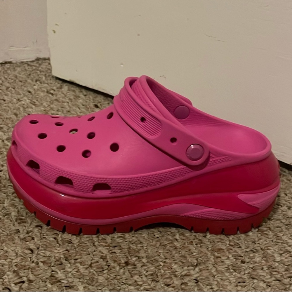Hot pink mega crush croc clog